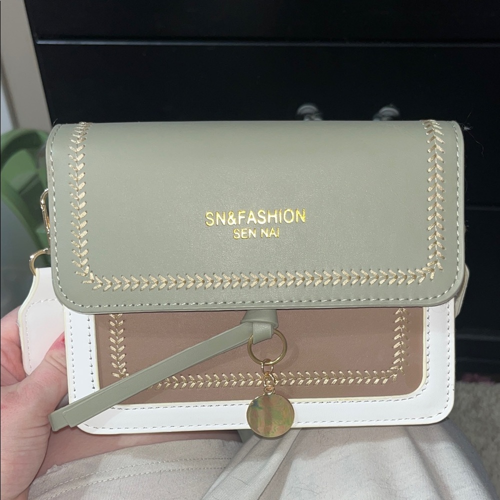 Green and White Women's Bag